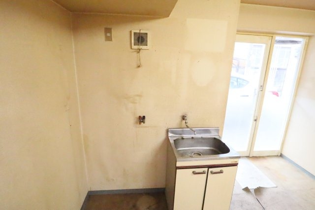 洗い場スペースになります。(キッチン) 洗い場スペースになります。(キッチン)